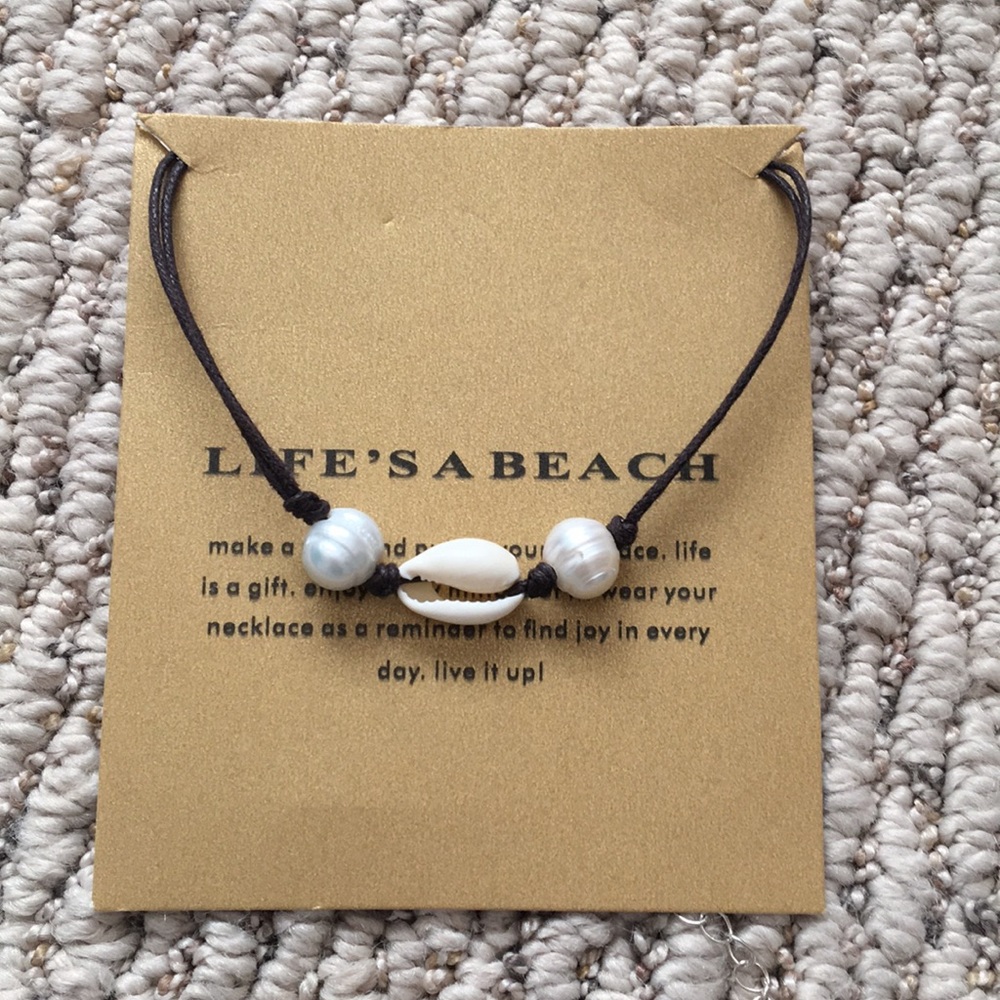 RARE BRANDY MELVILLE PUKA SHELL NECKLACE!